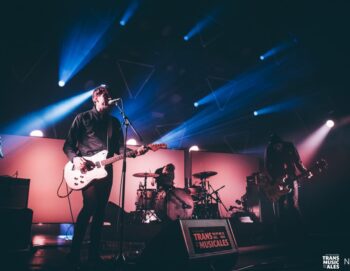 Trois musiciens sur scène