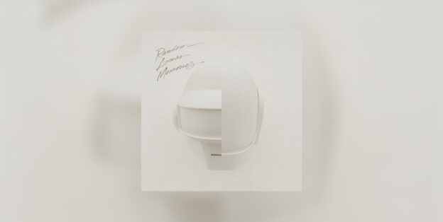 Pochette d'album Random access Memories comprenant un casque blanc sur fond blanc